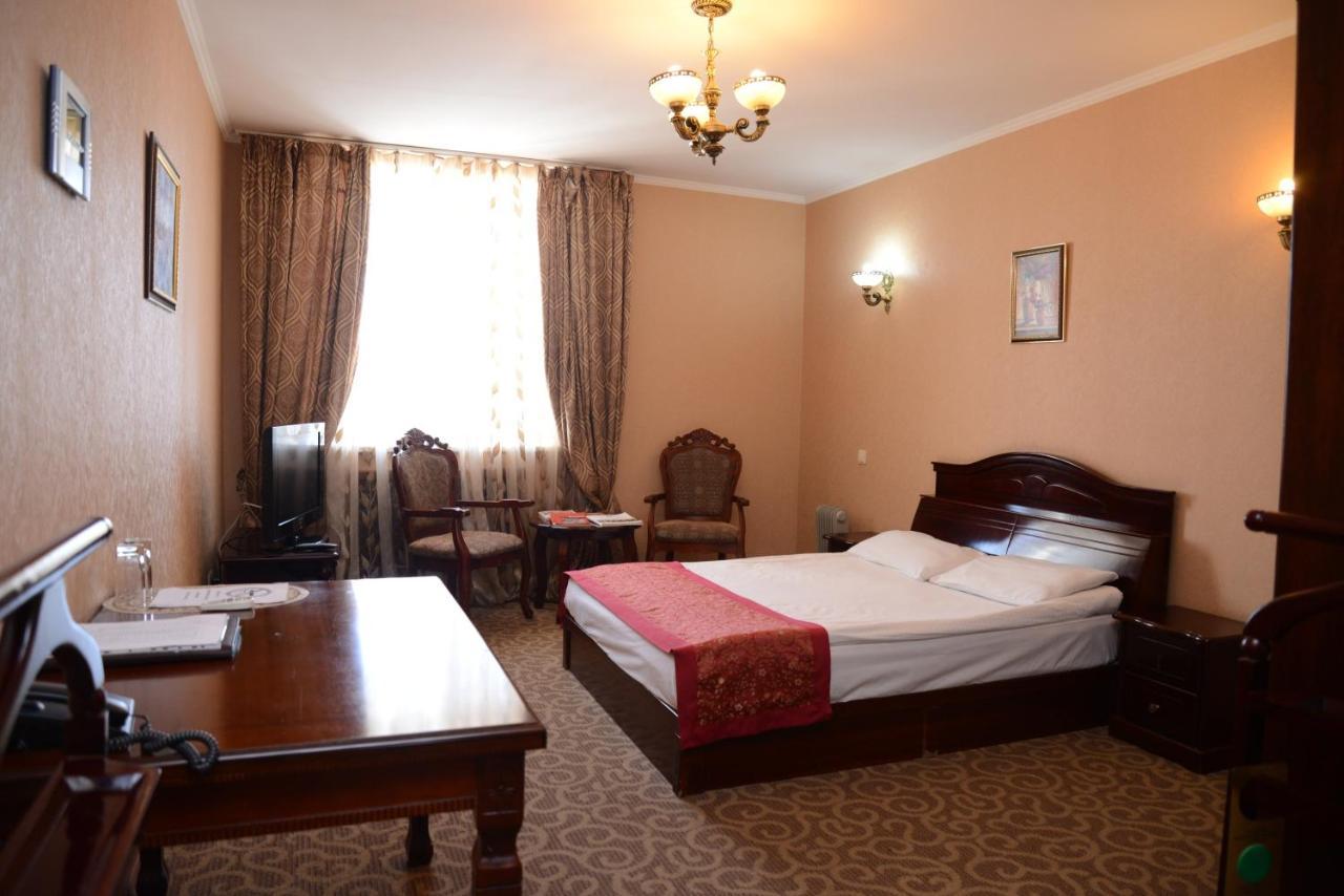 Bozok Hotel Астана Экстерьер фото