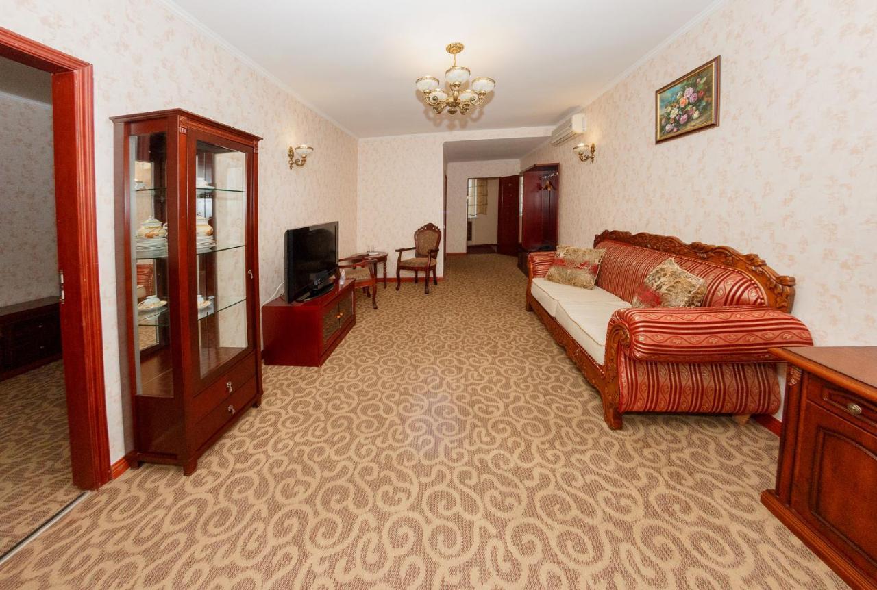 Bozok Hotel Астана Экстерьер фото